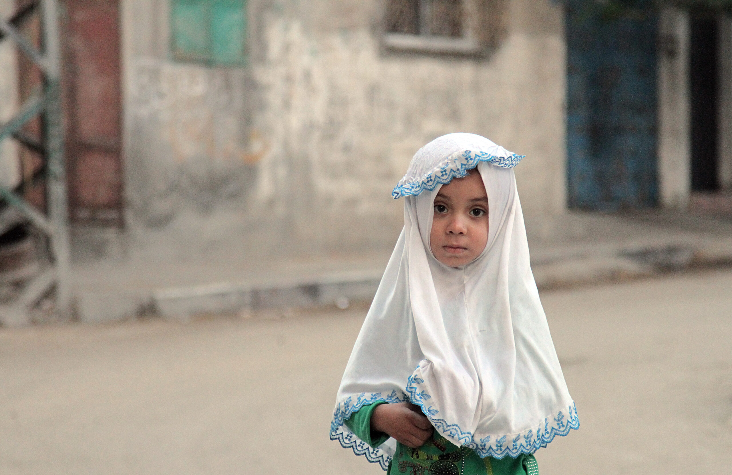 A young girl in Gaza during Islamic Relief’s annual qurbani food distribution. Occupied Palestinian Territory, 2013.